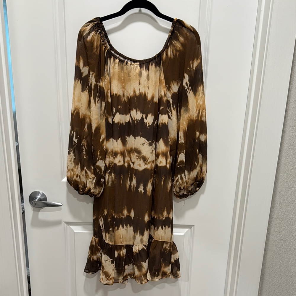 Bohemian Off the shoulders Brown Tie-Dye bellowing sleeve.